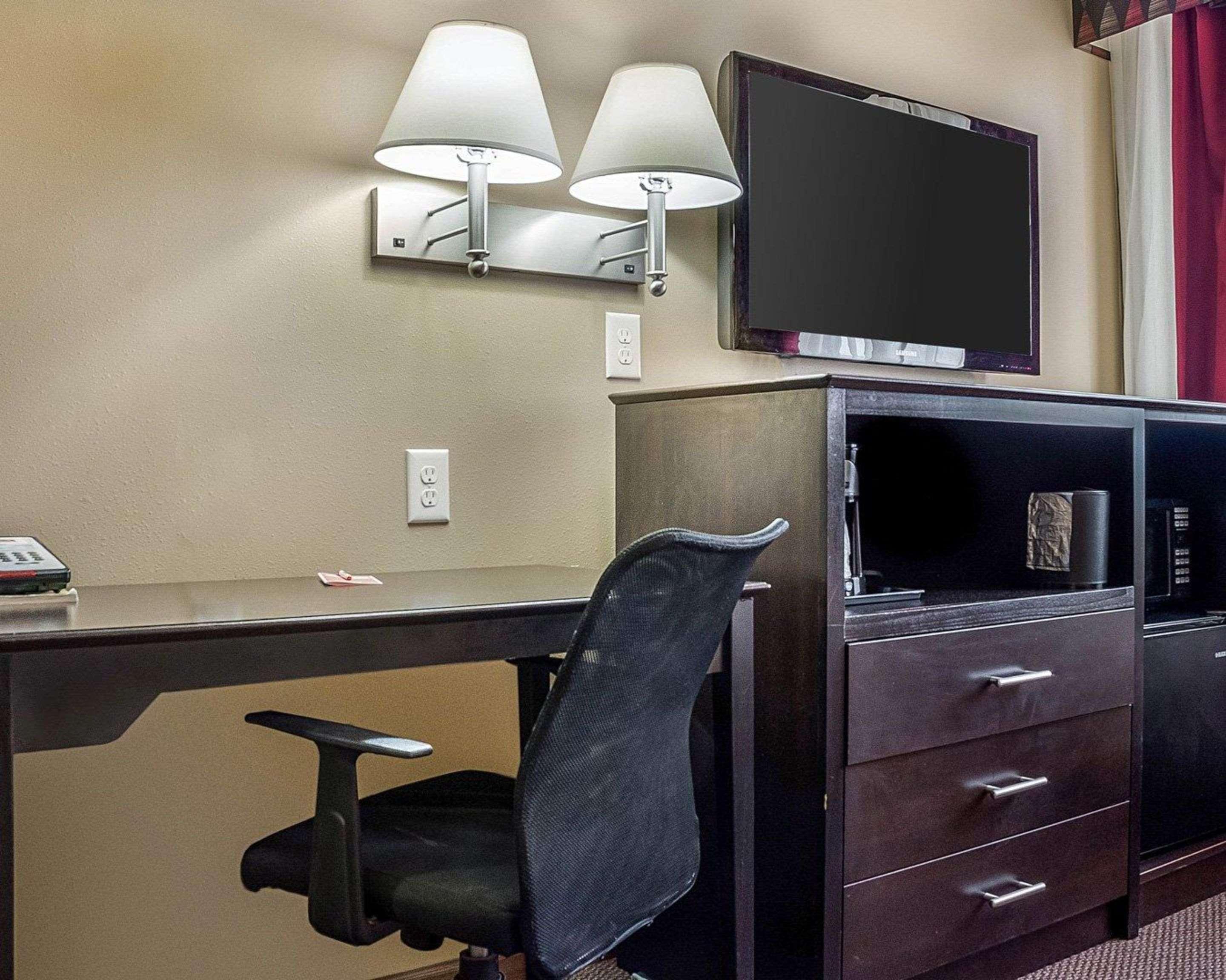 Econo Lodge Джеймстаун Экстерьер фото