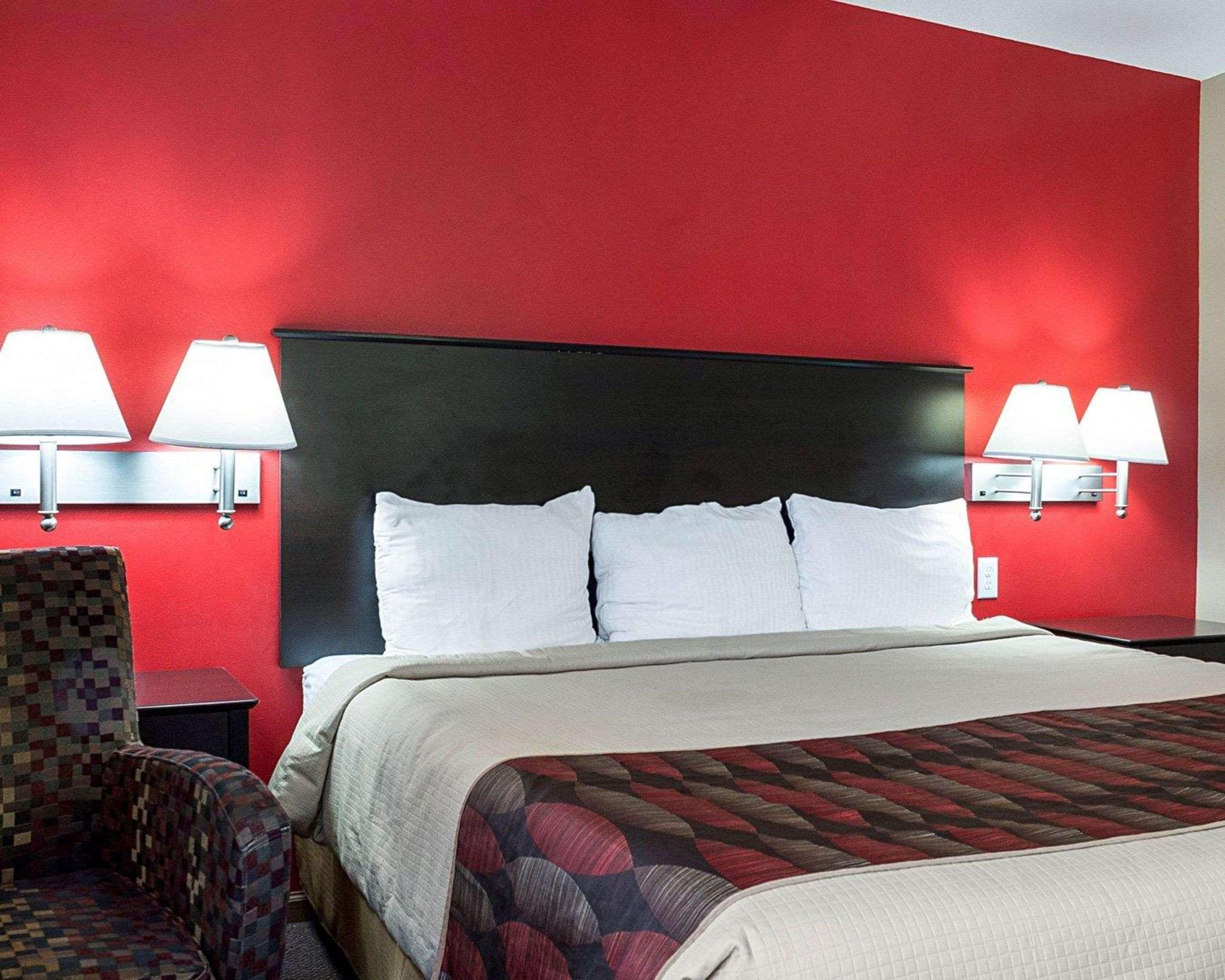 Econo Lodge Джеймстаун Экстерьер фото