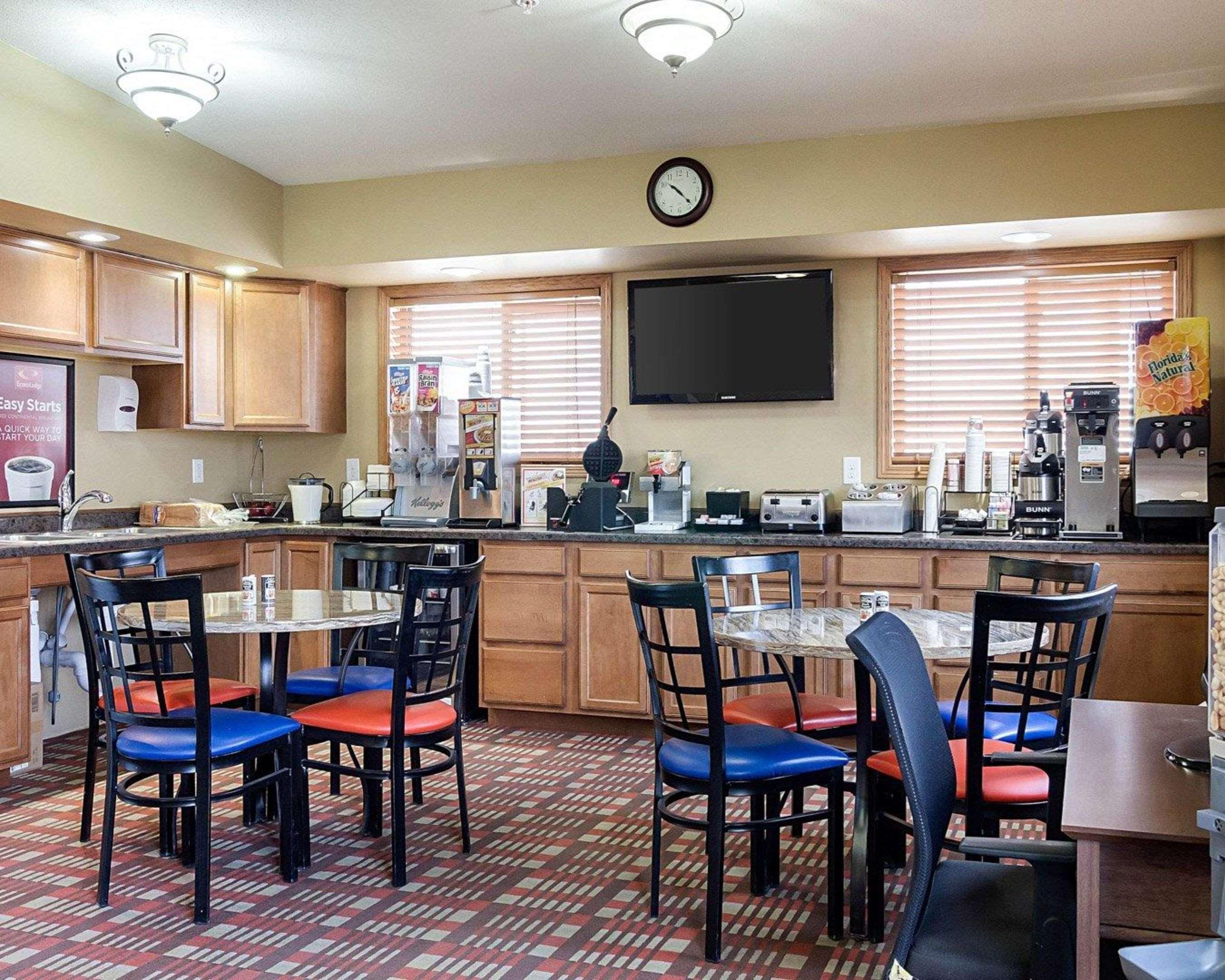 Econo Lodge Джеймстаун Экстерьер фото