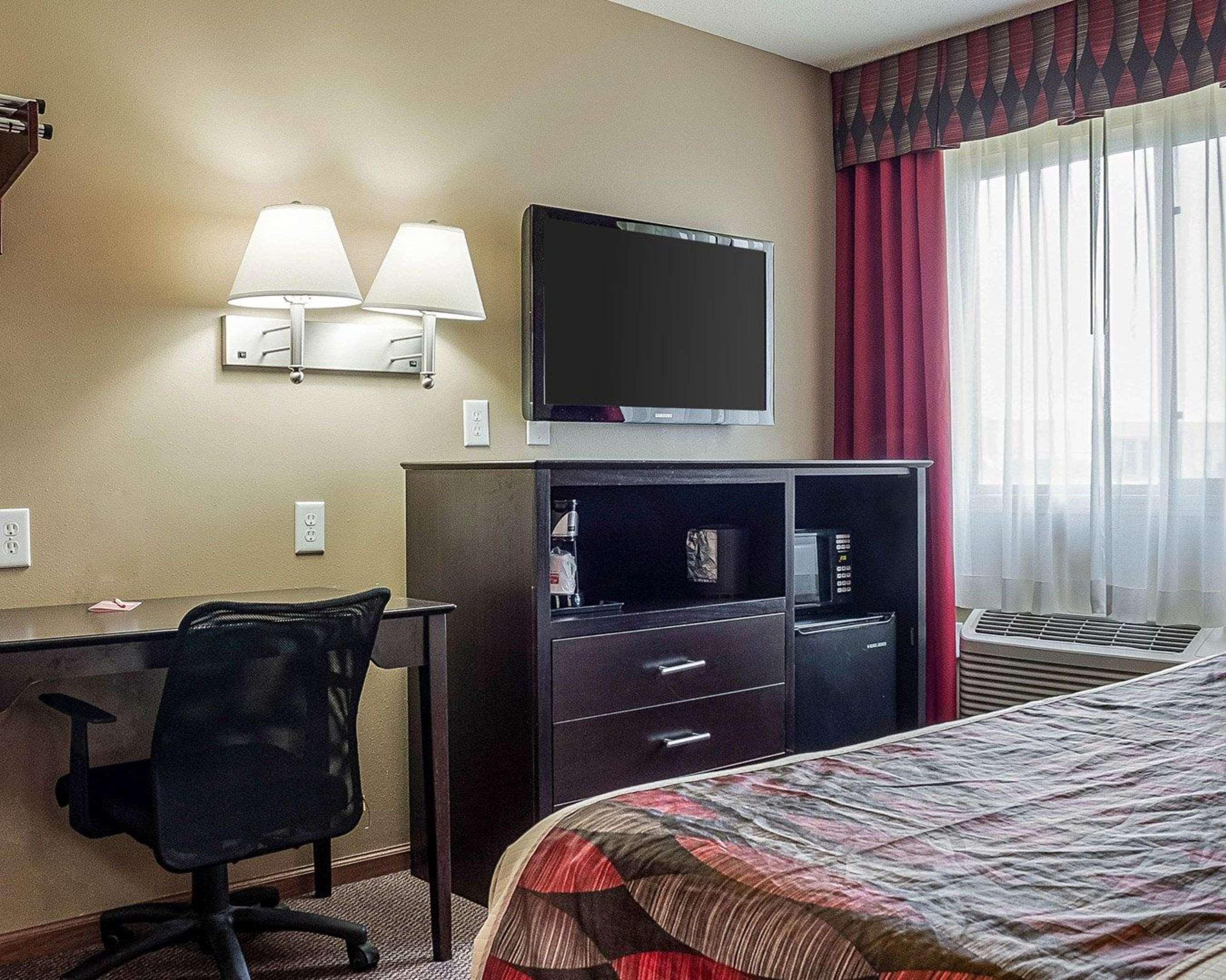 Econo Lodge Джеймстаун Экстерьер фото