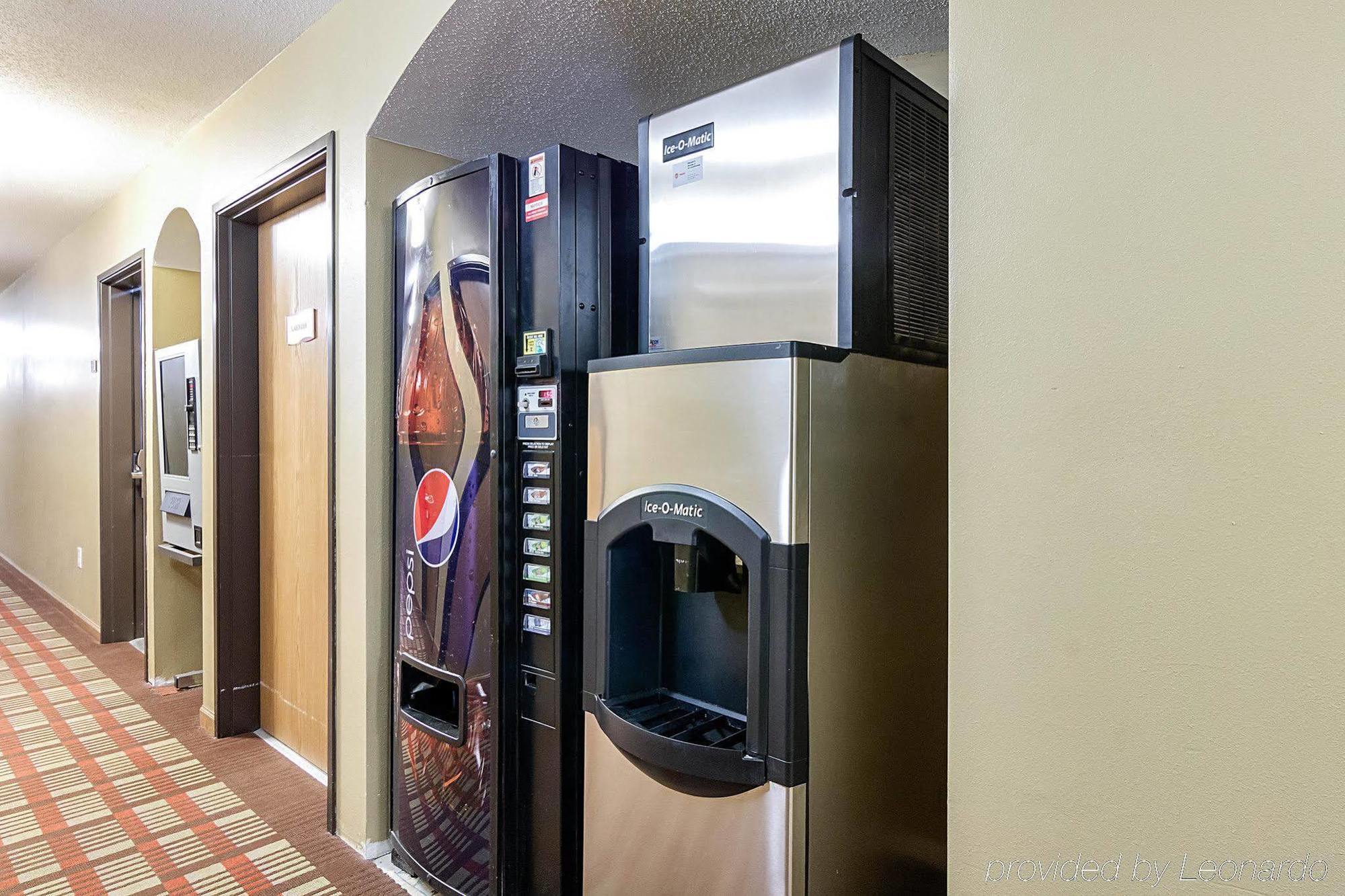 Econo Lodge Джеймстаун Экстерьер фото